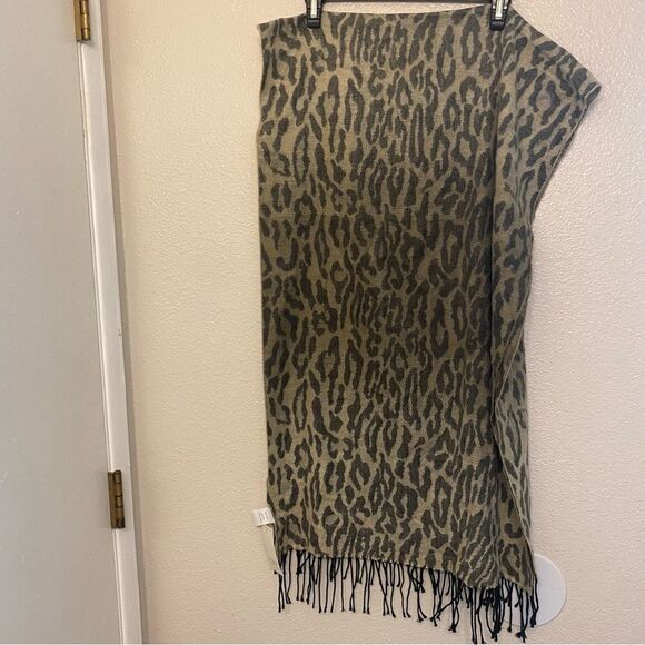 Accessori Italiani Scarf made in Italy lightweight animal, print fringe 72x22 - Picture 2 of 8